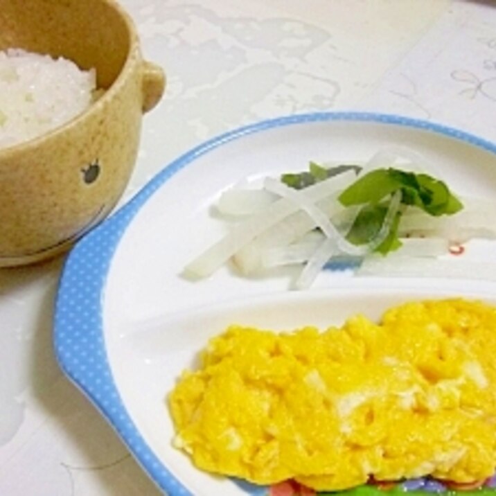 幼児の朝食◎ふんわり卵焼きと大根わかめのさっと煮